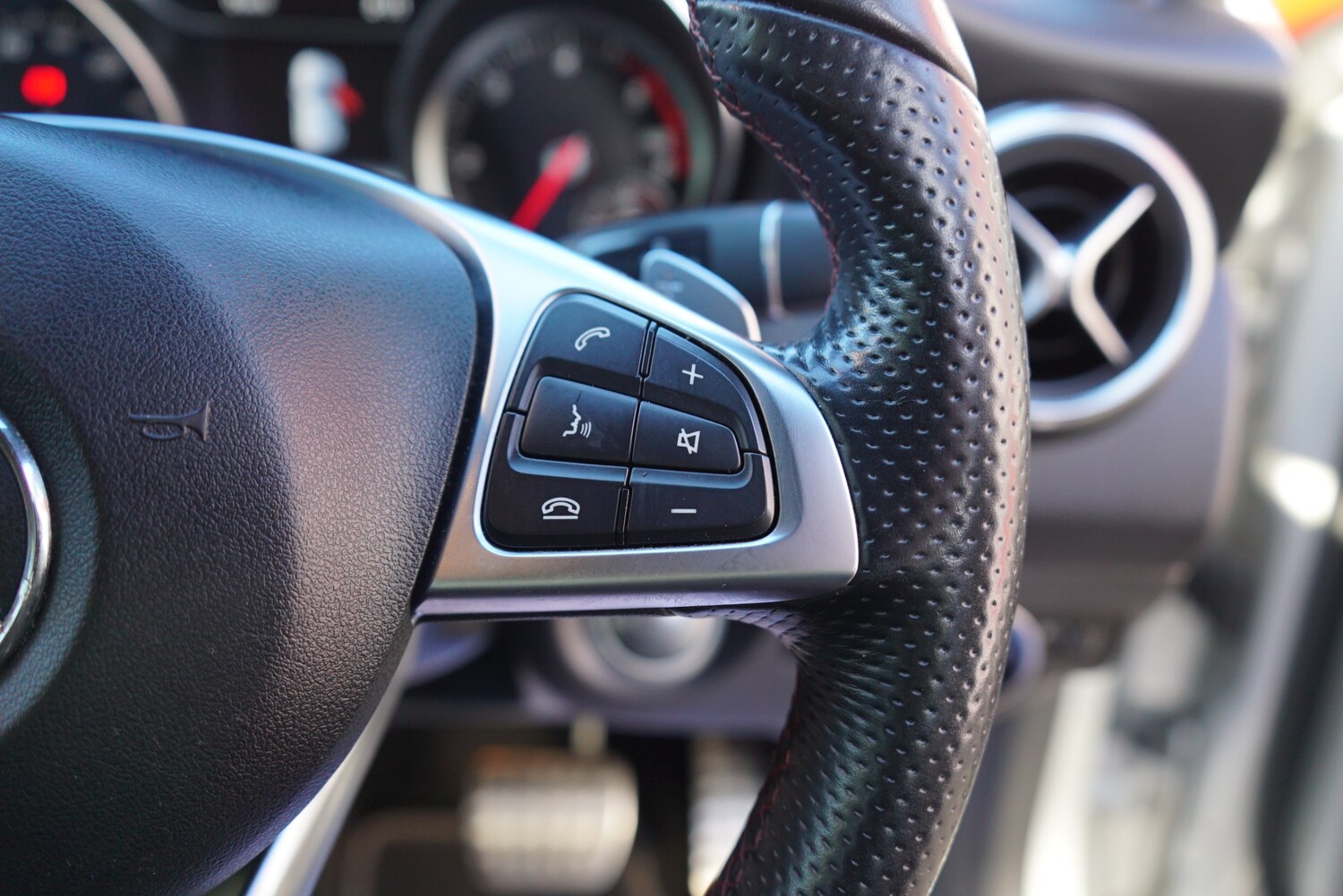 Used Mercedes-Benz GLA 2018 for sale - 77341080: Photo 48