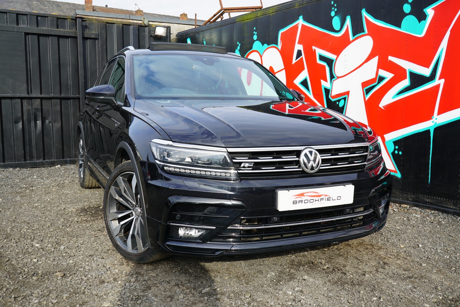 Used Volkswagen Tiguan 2017 for sale - 77764248: Photo 2