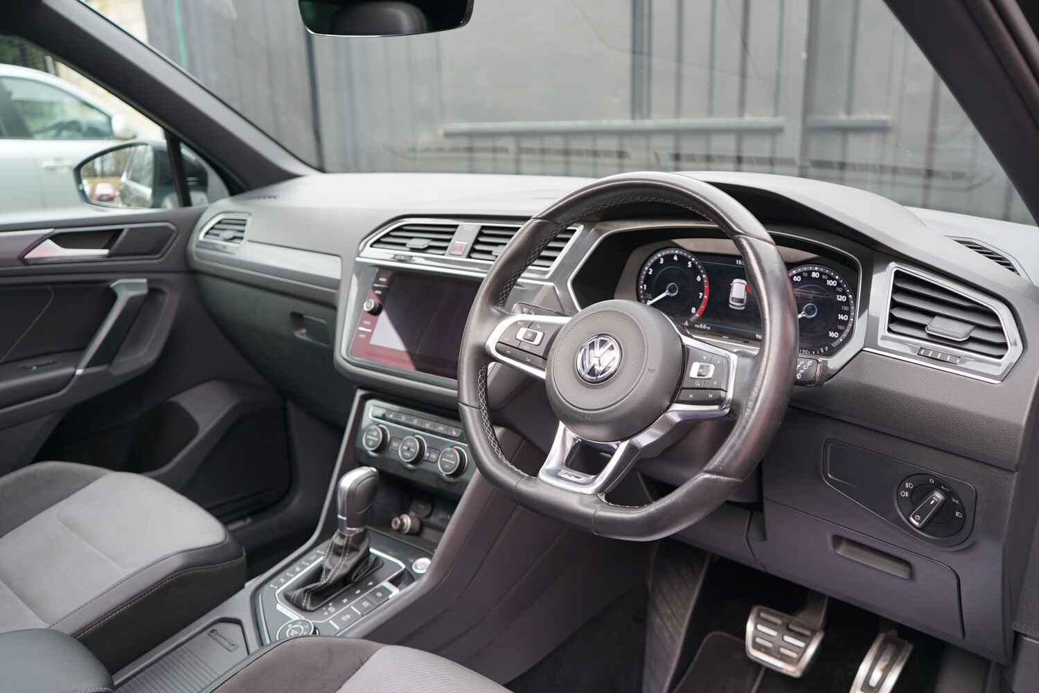 Used Volkswagen Tiguan 2017 for sale - 77764248: Photo 39