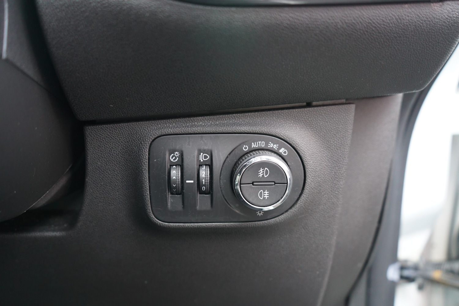 Used Vauxhall Corsa 2015 for sale - 76374617: Photo 40