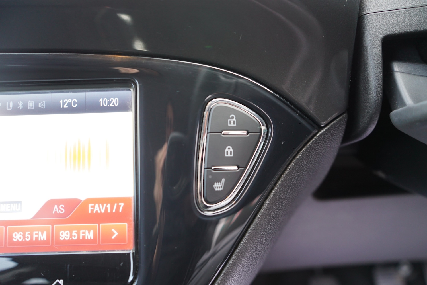 Used Vauxhall Corsa 2015 for sale - 76374617: Photo 47