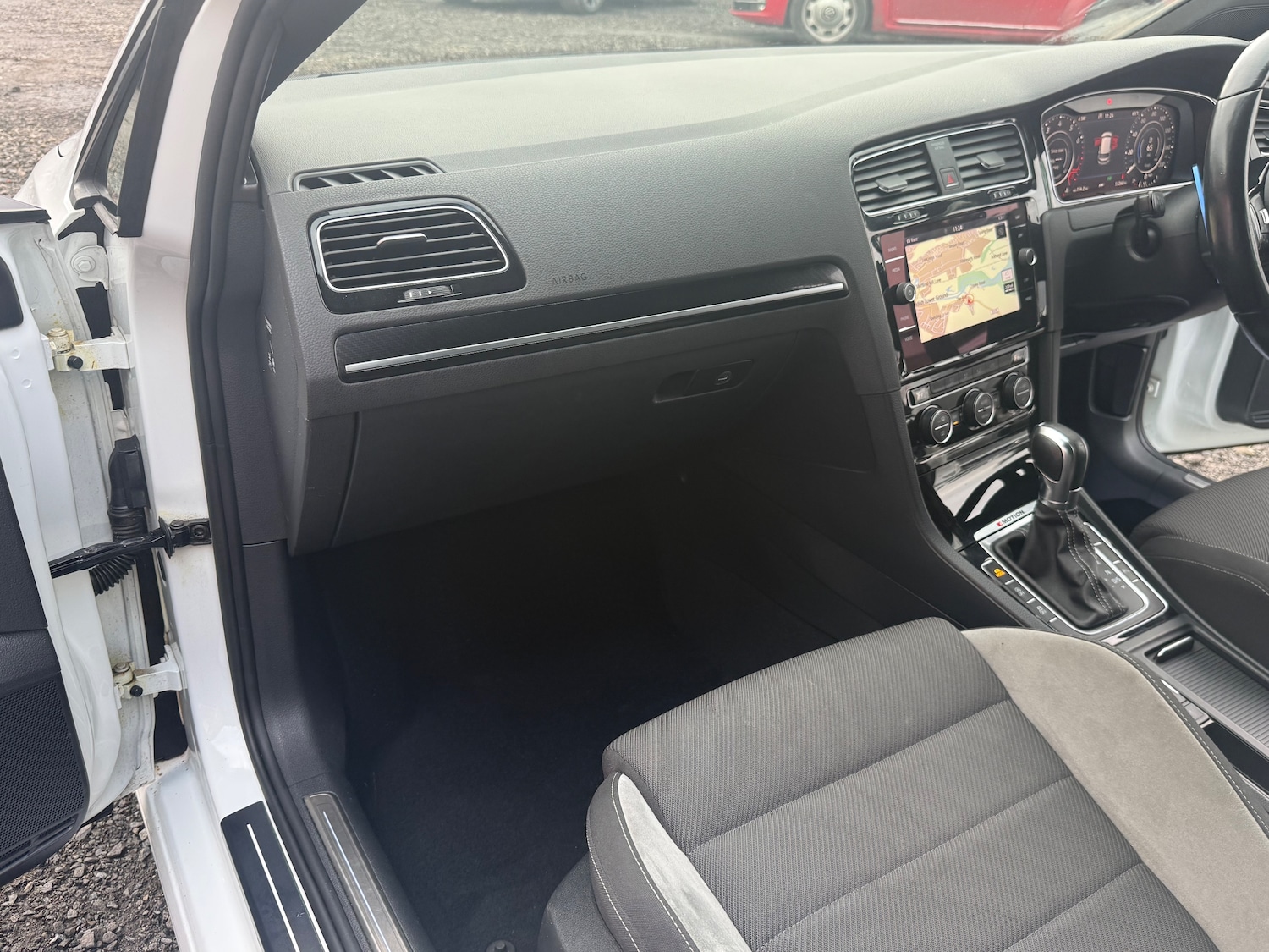 Used Volkswagen Golf 2015 for sale - 77226164: Photo 81