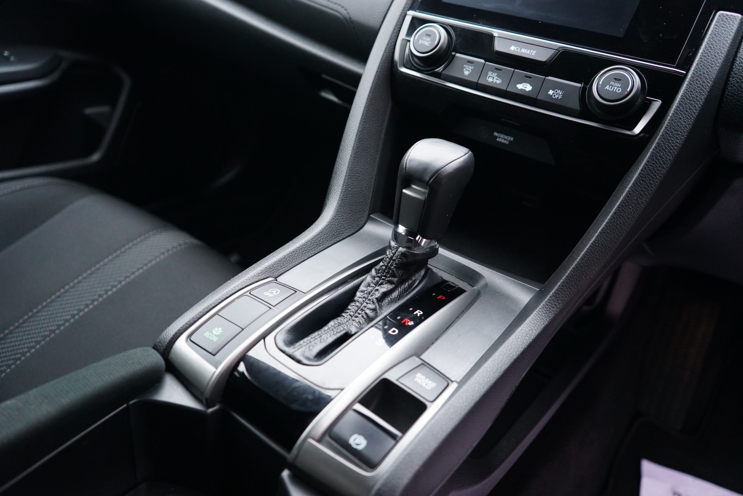 Used Honda Civic 2017 for sale - 77421231: Photo 48