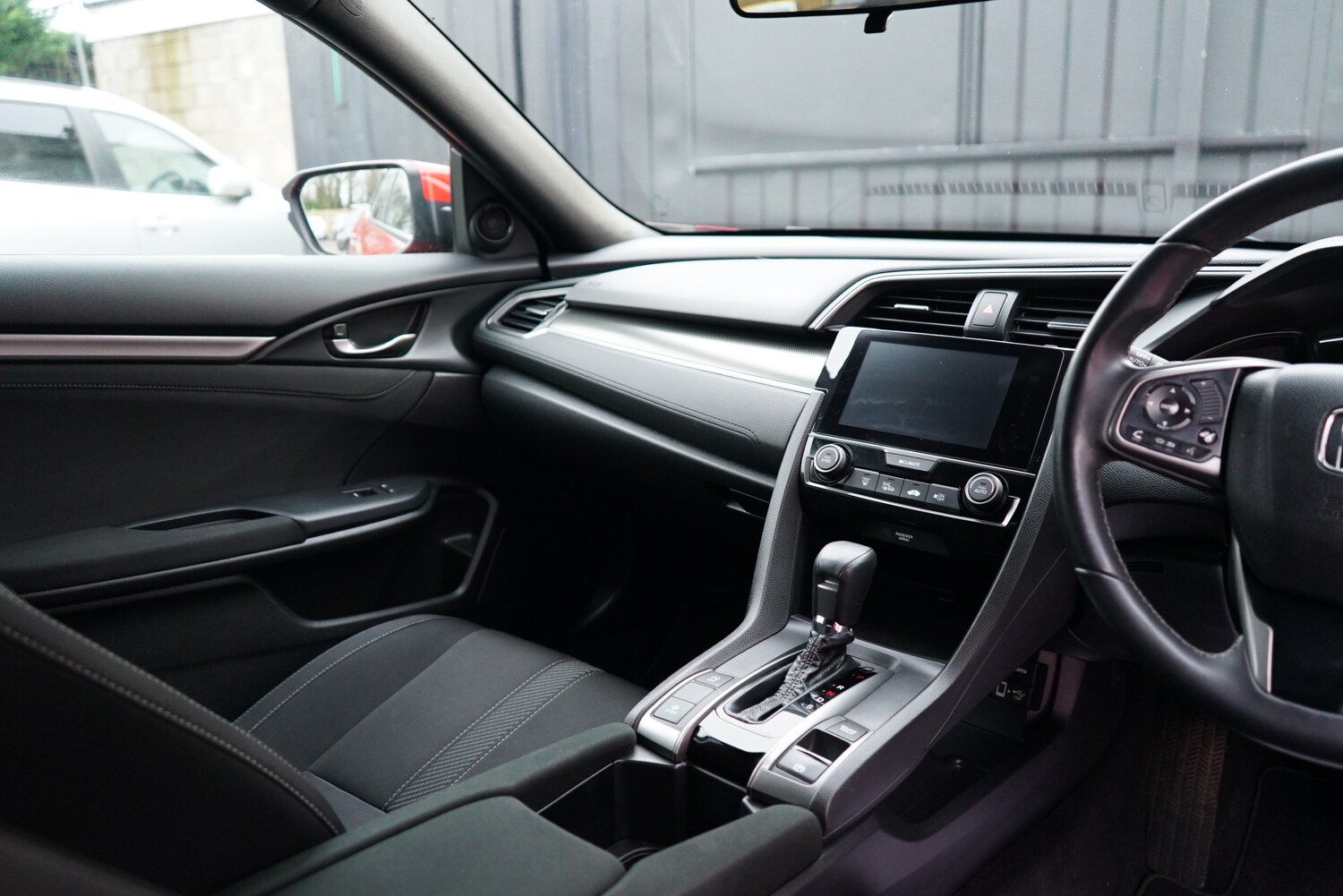 Used Honda Civic 2017 for sale - 77421231: Photo 57