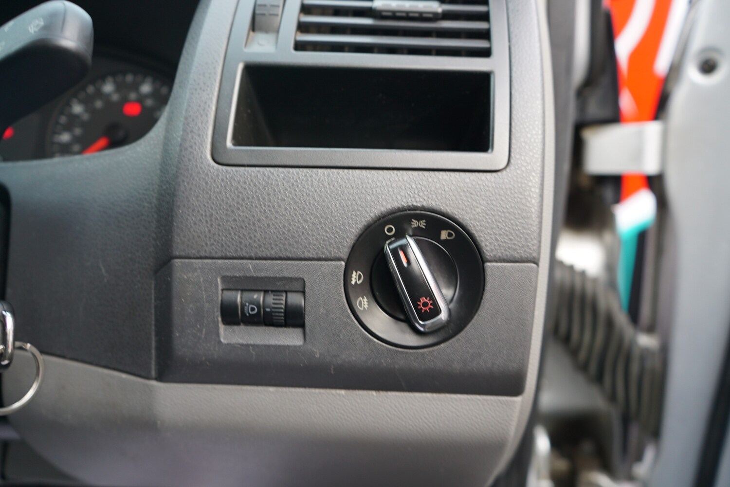 Used Volkswagen Transporter 2005 for sale - 76830844: Photo 53