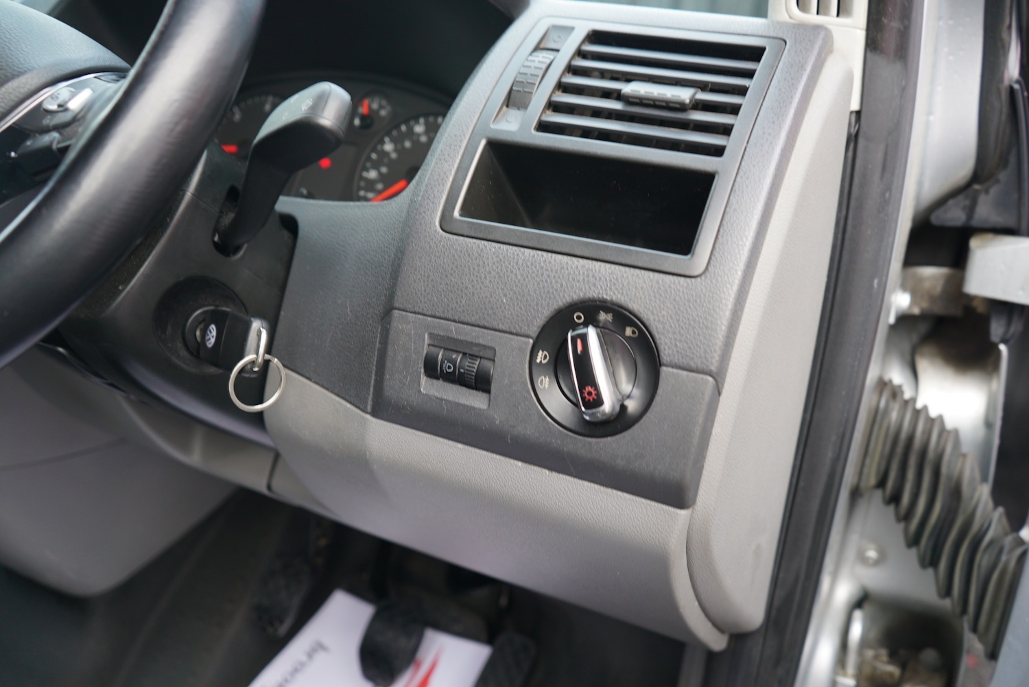 Used Volkswagen Transporter 2005 for sale - 76830844: Photo 61