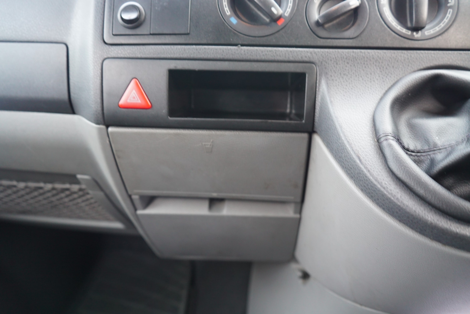 Used Volkswagen Transporter 2005 for sale - 76830844: Photo 65