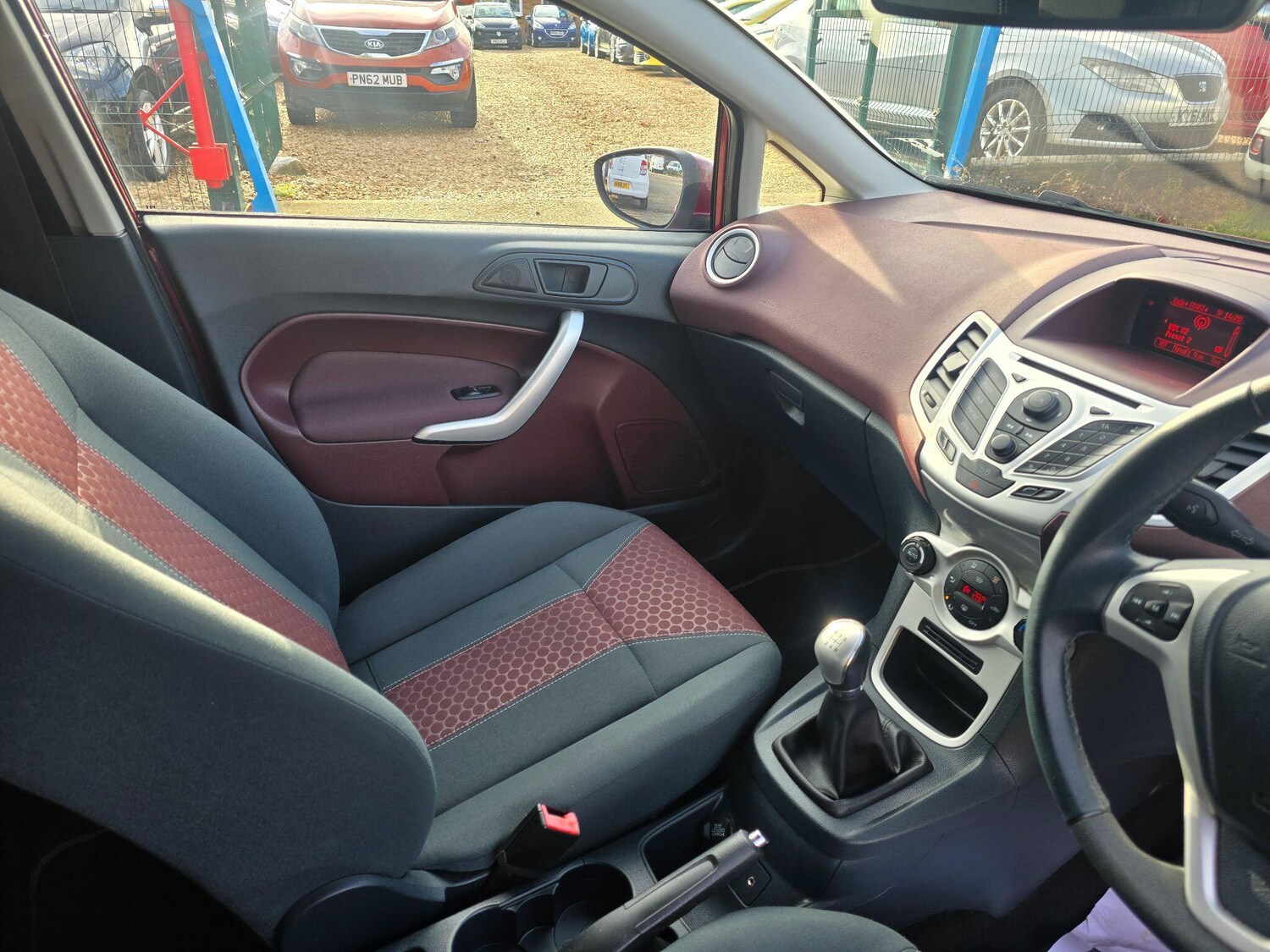 Used Ford Fiesta 2011 for sale - 76703660: Photo 12