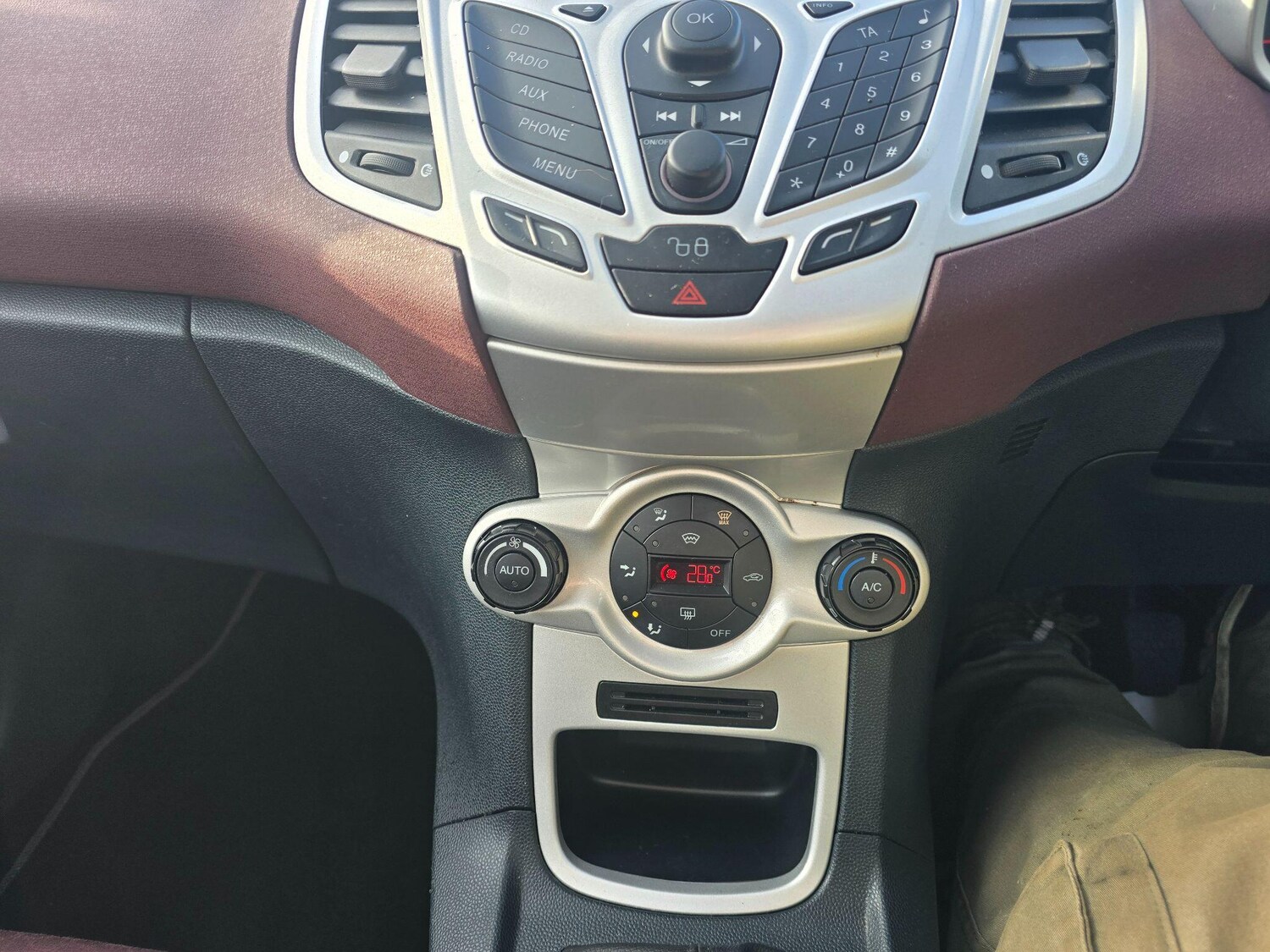 Used Ford Fiesta 2011 for sale - 76703660: Photo 19