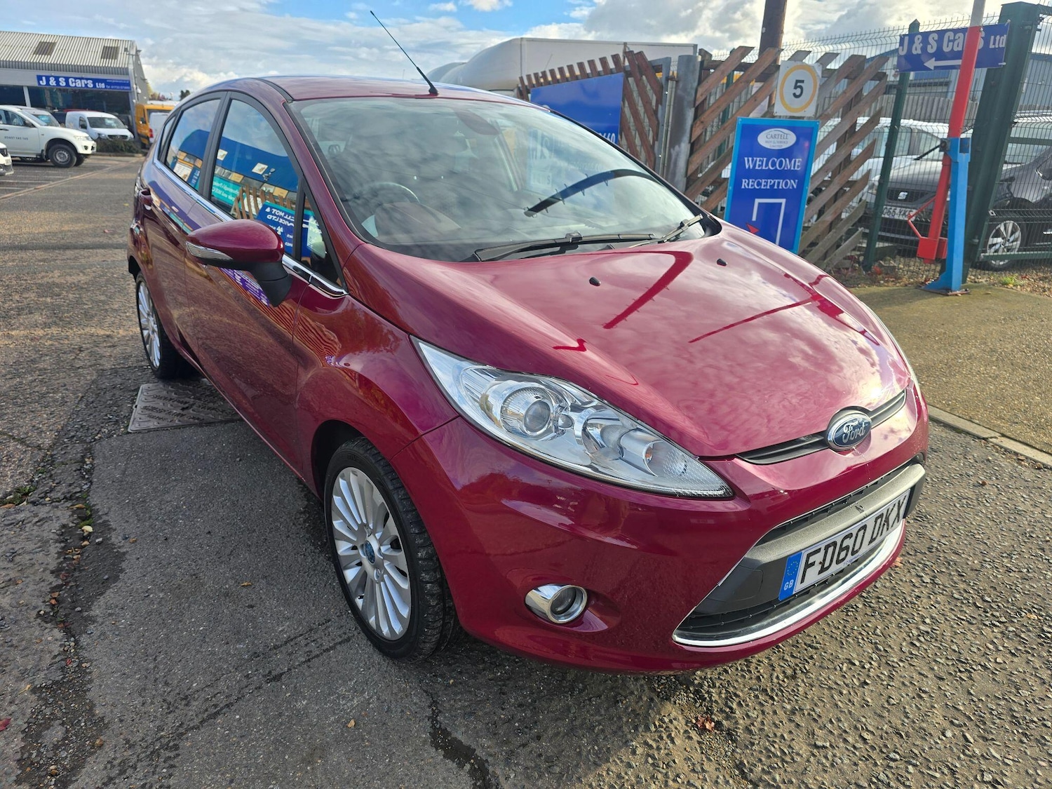 Used Ford Fiesta 2011 for sale - 76703660: Photo 2