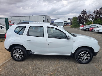 Used Dacia Duster 2015 for sale - 79388751: Photo