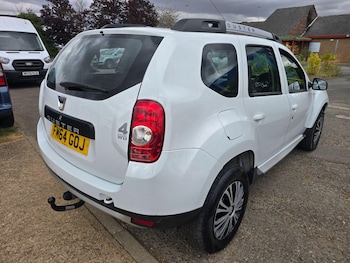 Used Dacia Duster 2015 for sale - 79388751: Photo