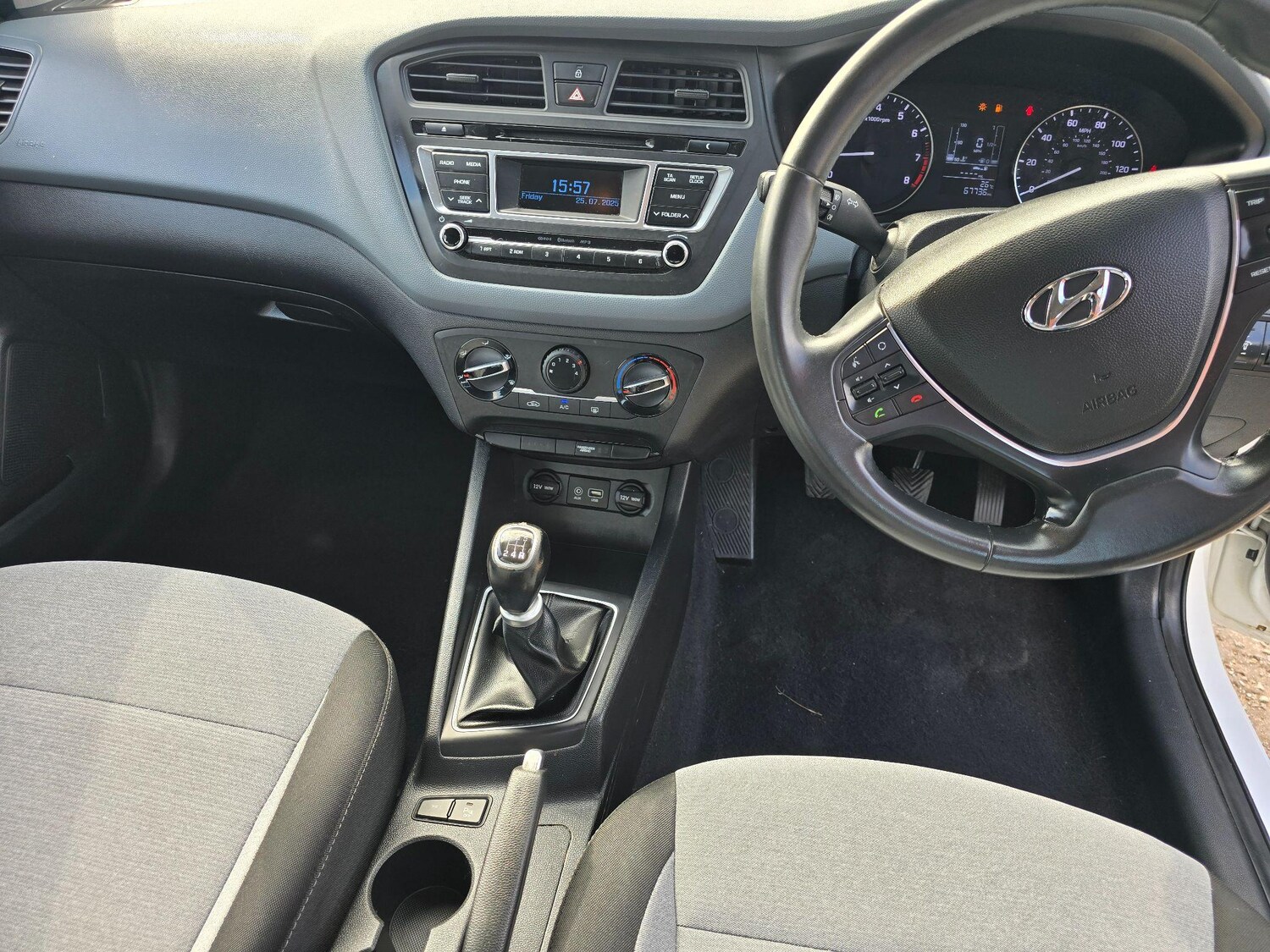 Used Hyundai i20 2015 for sale - 76703680: Photo 11