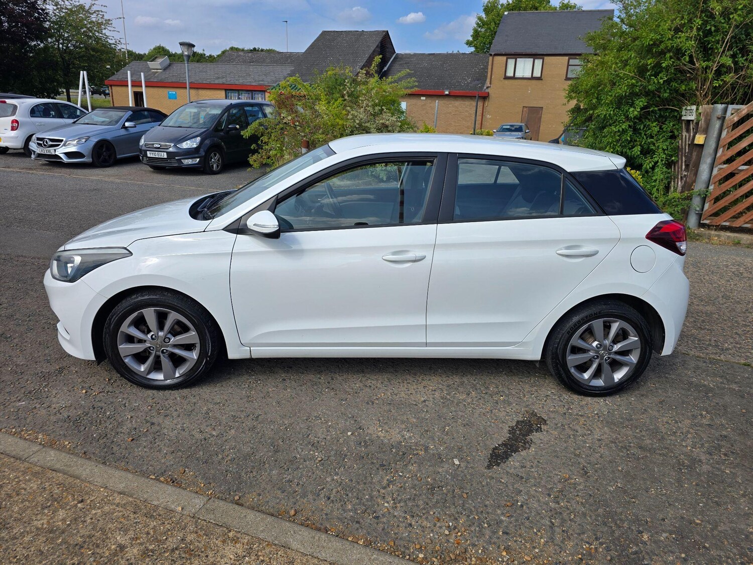 Used Hyundai i20 2015 for sale - 76703680: Photo 6