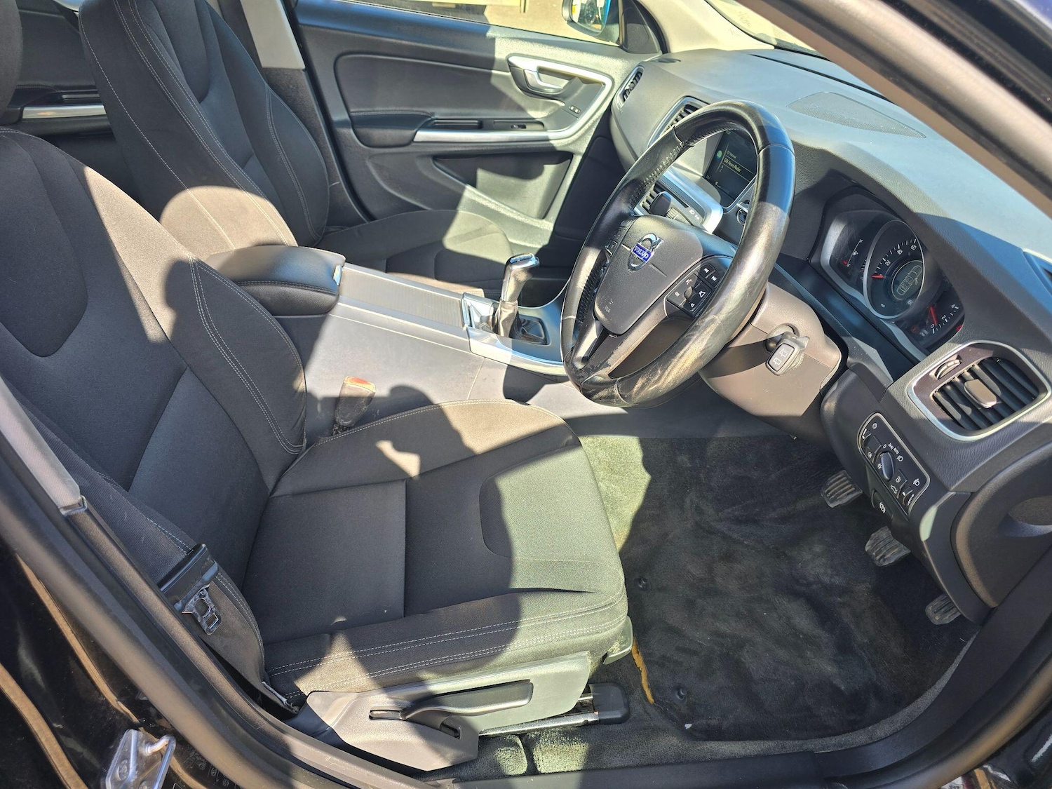 Used Volvo V60 2015 for sale - 78204722: Photo 10