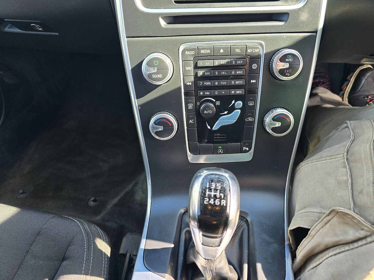 Used Volvo V60 2015 for sale - 78204722: Photo 16