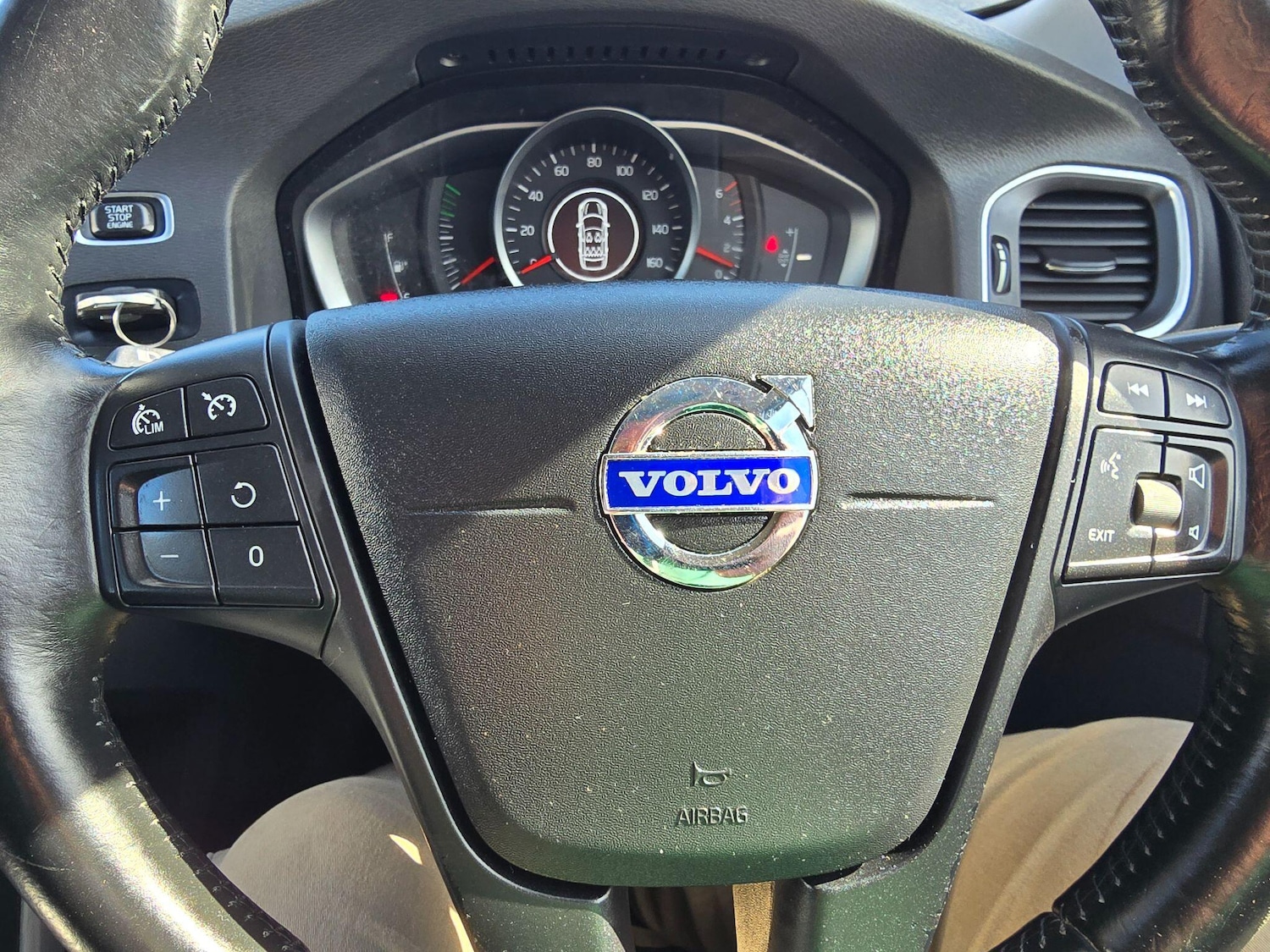 Used Volvo V60 2015 for sale - 78204722: Photo 19