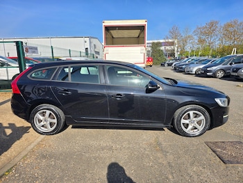 Used Volvo V60 2015 for sale - 78204722: Photo