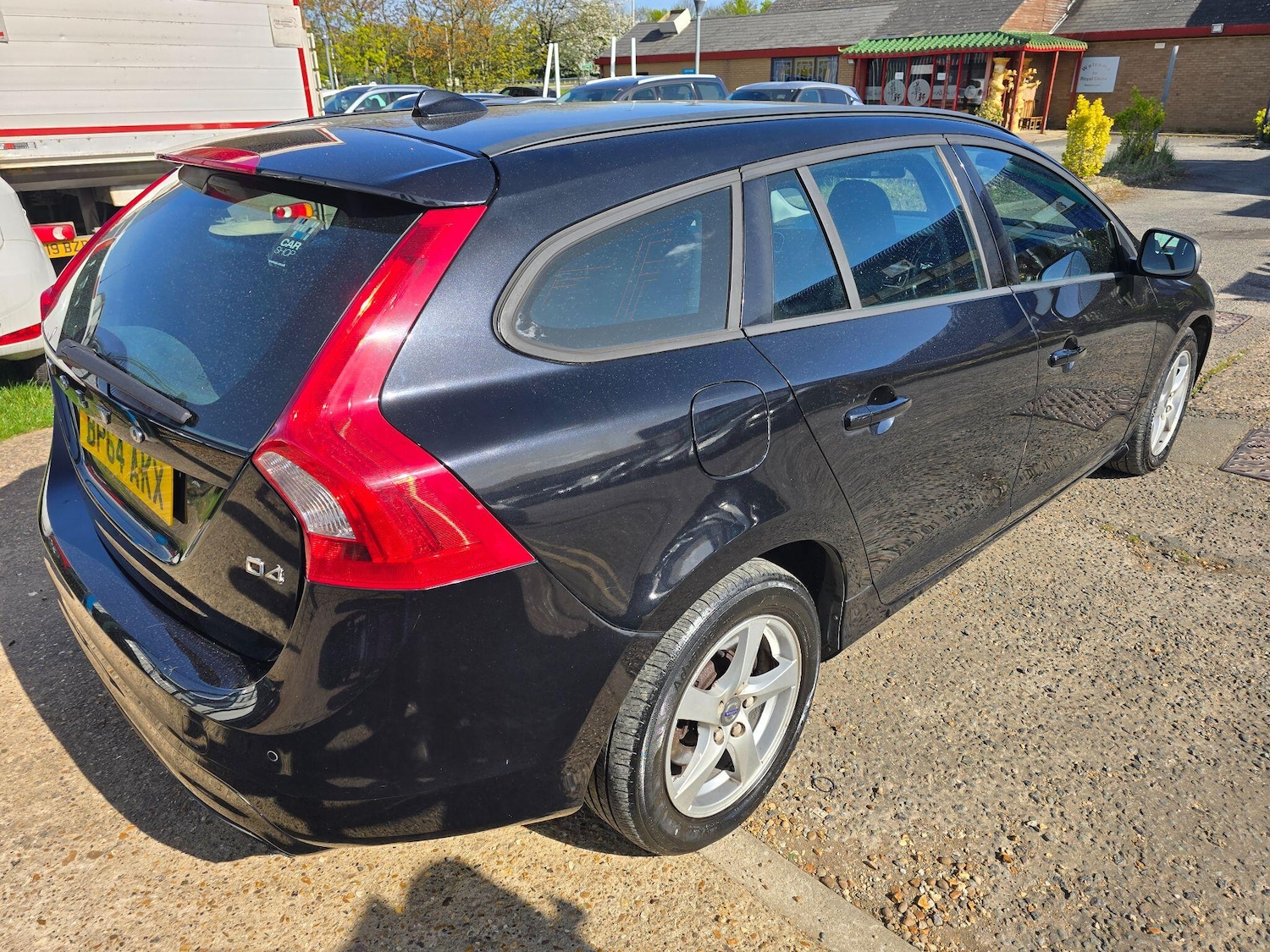 Used Volvo V60 2015 for sale - 78204722: Photo 3
