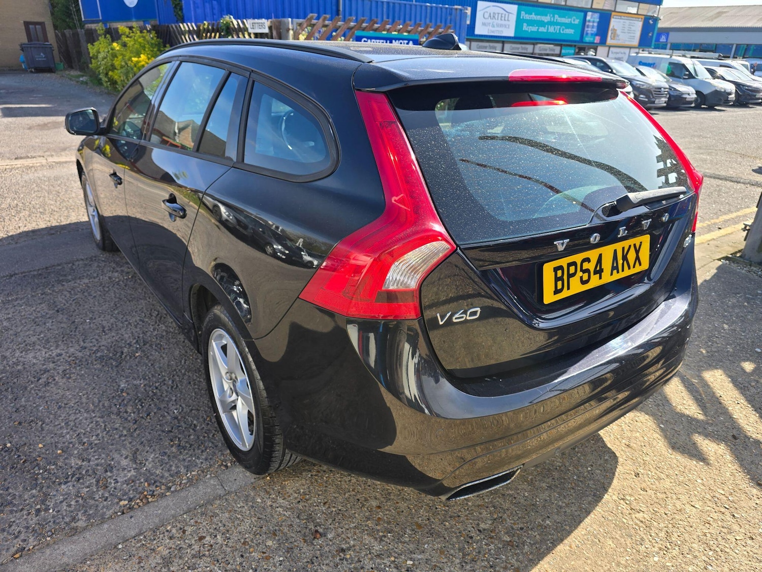 Used Volvo V60 2015 for sale - 78204722: Photo 5