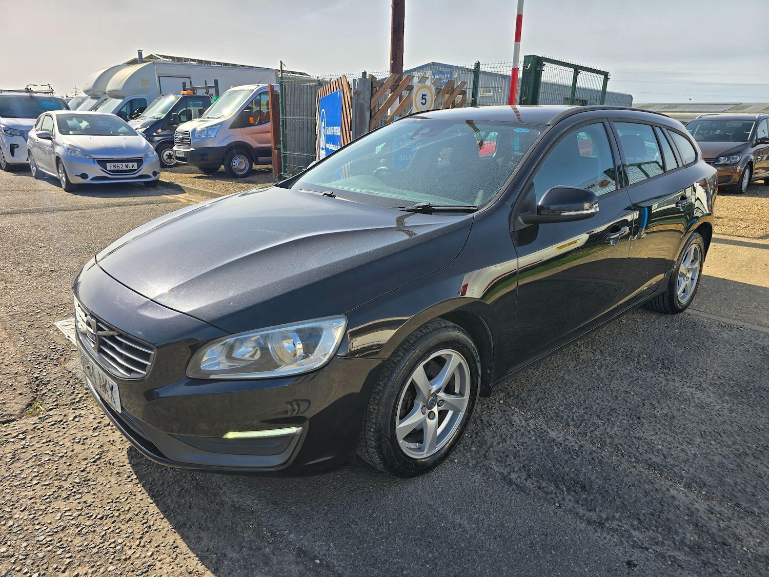 Used Volvo V60 2015 for sale - 78204722: Photo 7