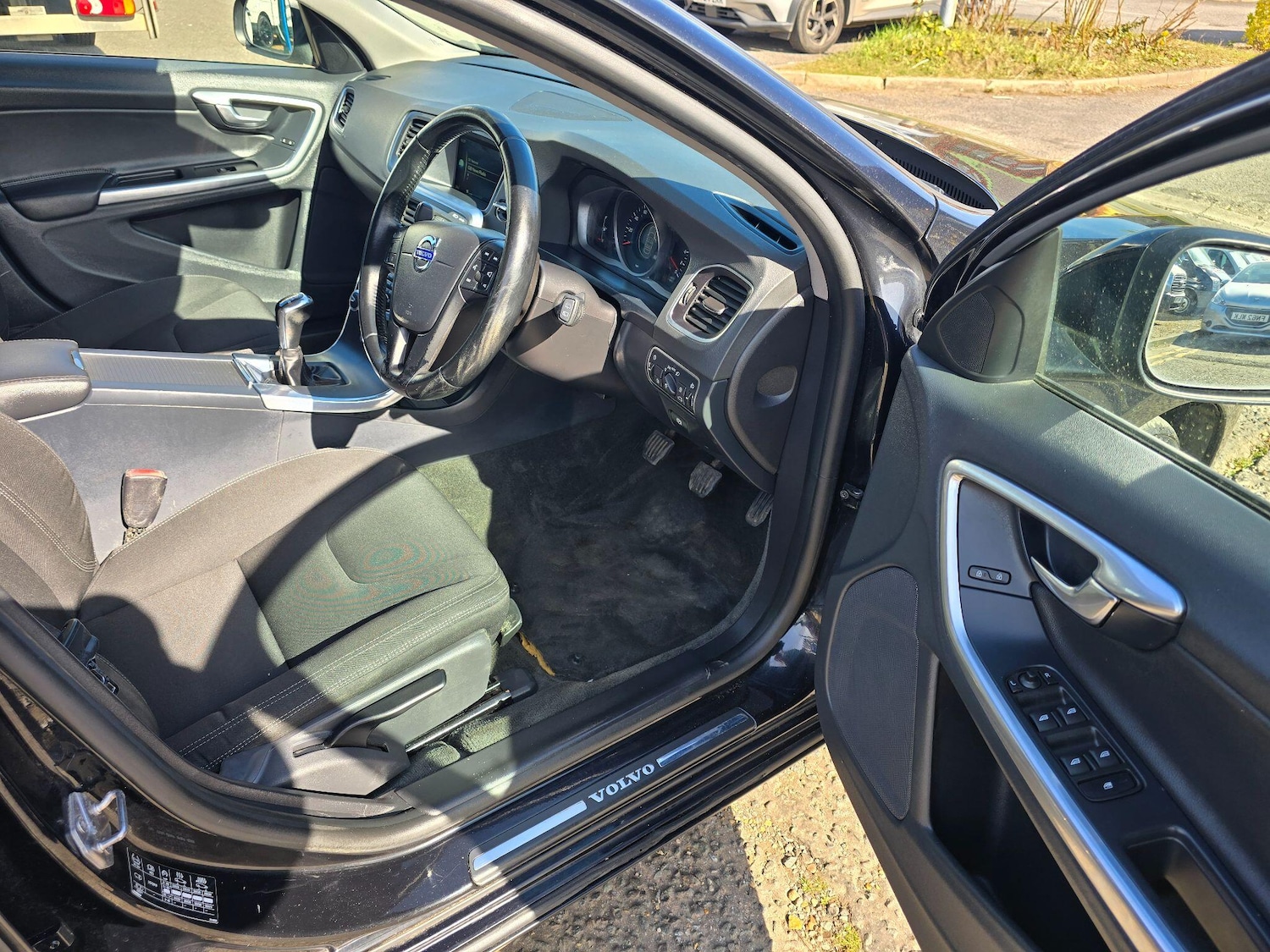 Used Volvo V60 2015 for sale - 78204722: Photo 9