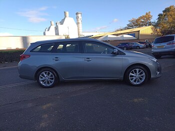 Used Toyota Auris 2014 for sale - 77306176: Photo