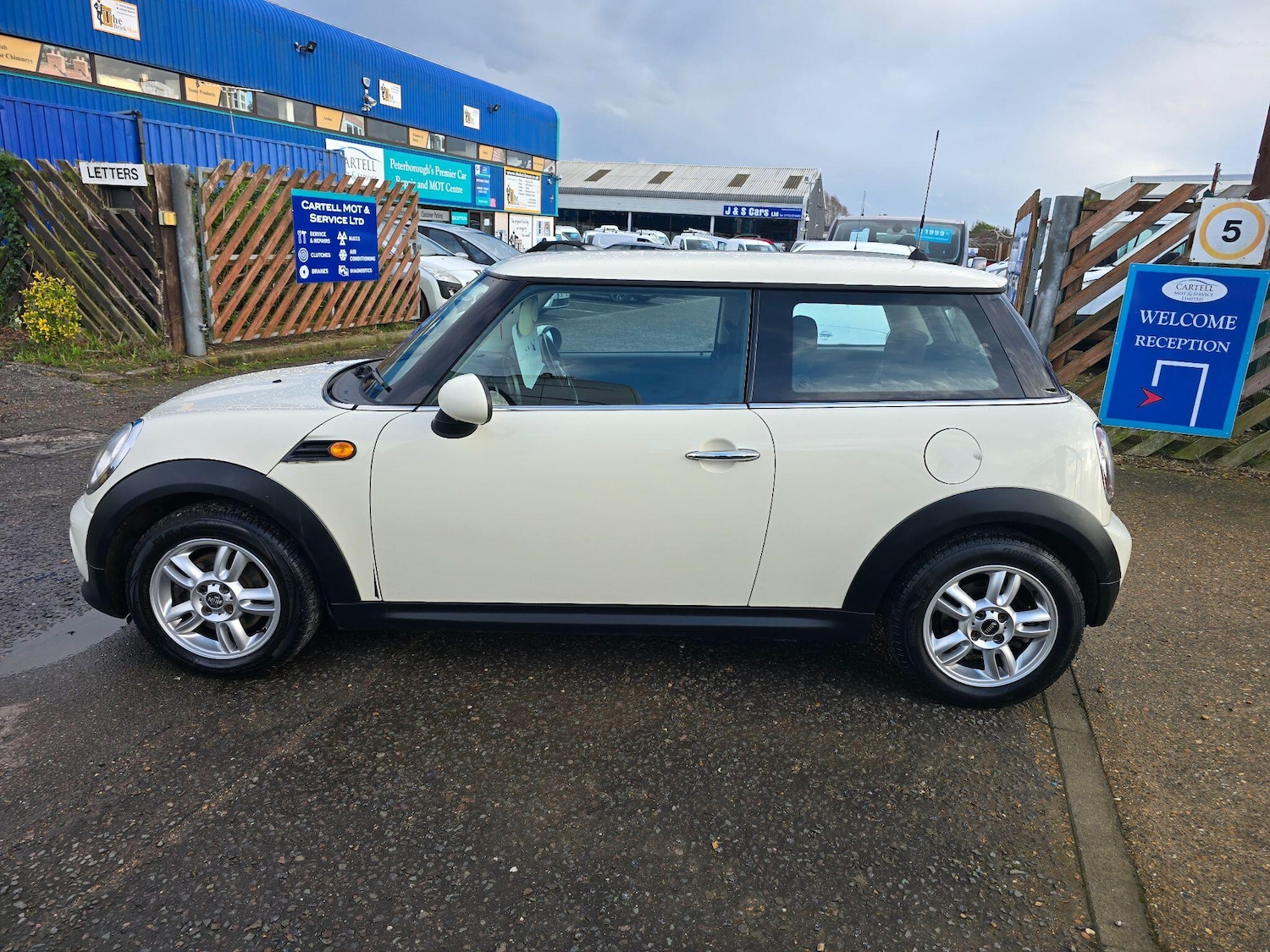 Used MINI Hatch 2010 for sale - 77626127: Photo 6