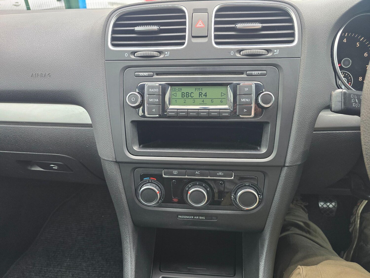 Used Volkswagen Golf 2011 for sale - 76703674: Photo 16