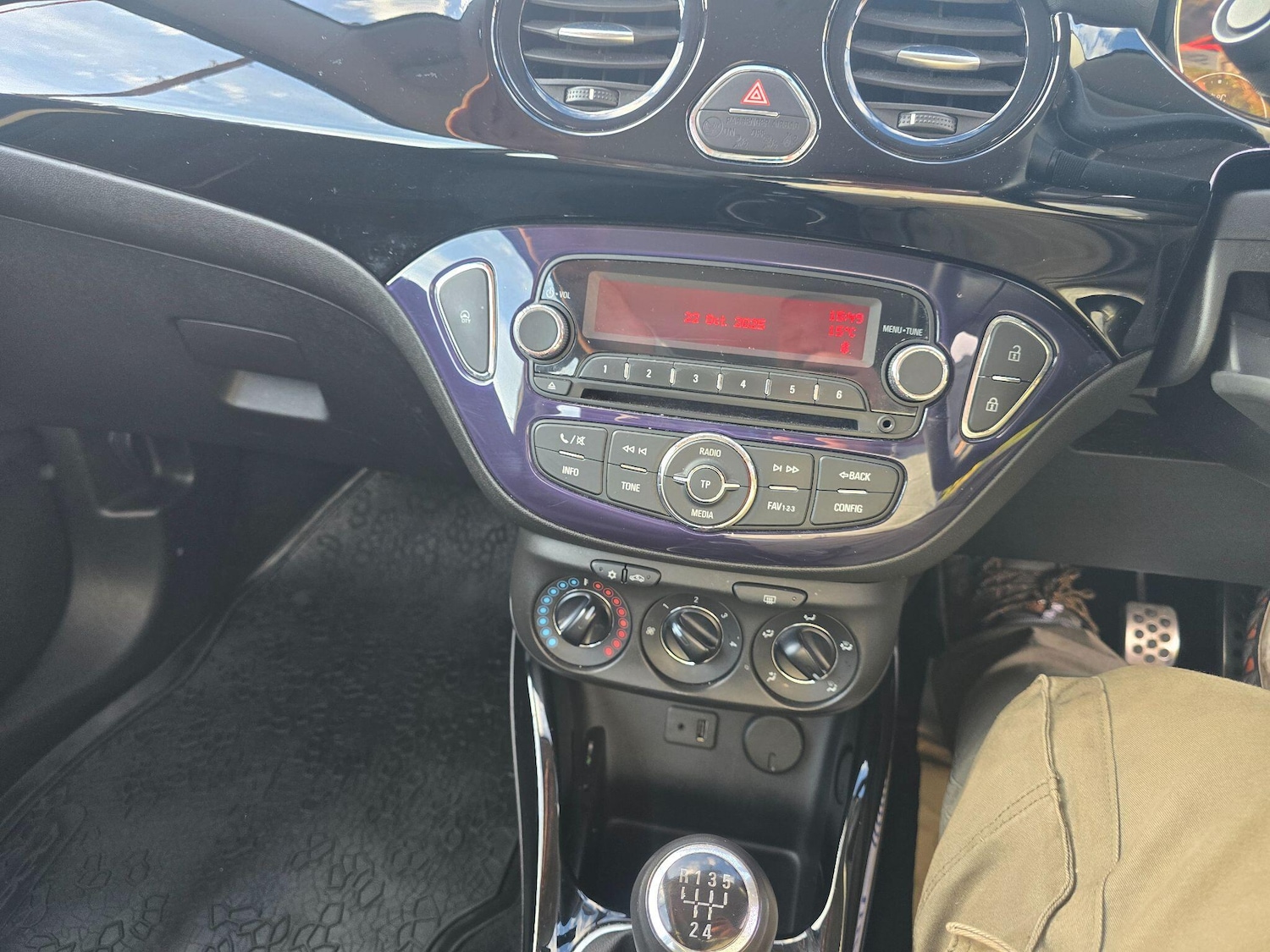 Used Vauxhall ADAM 2013 for sale - 76995412: Photo 17