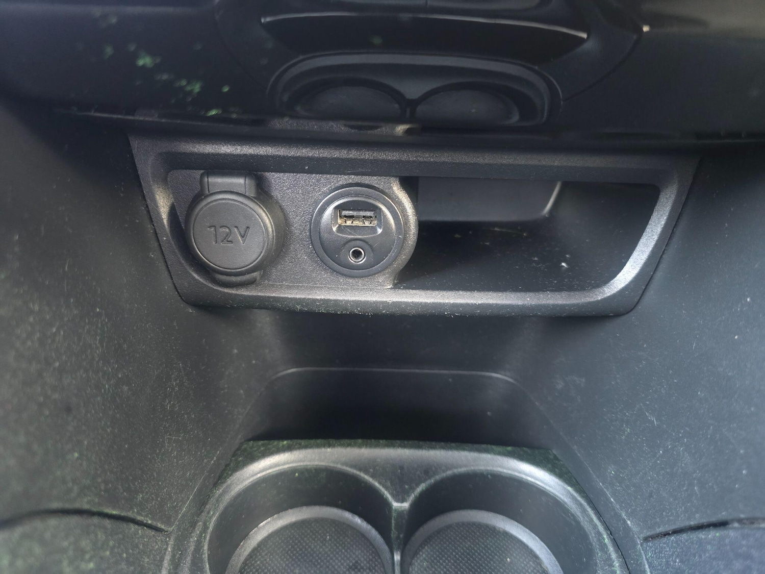 Used Peugeot 2008 2015 for sale - 76989867: Photo 17