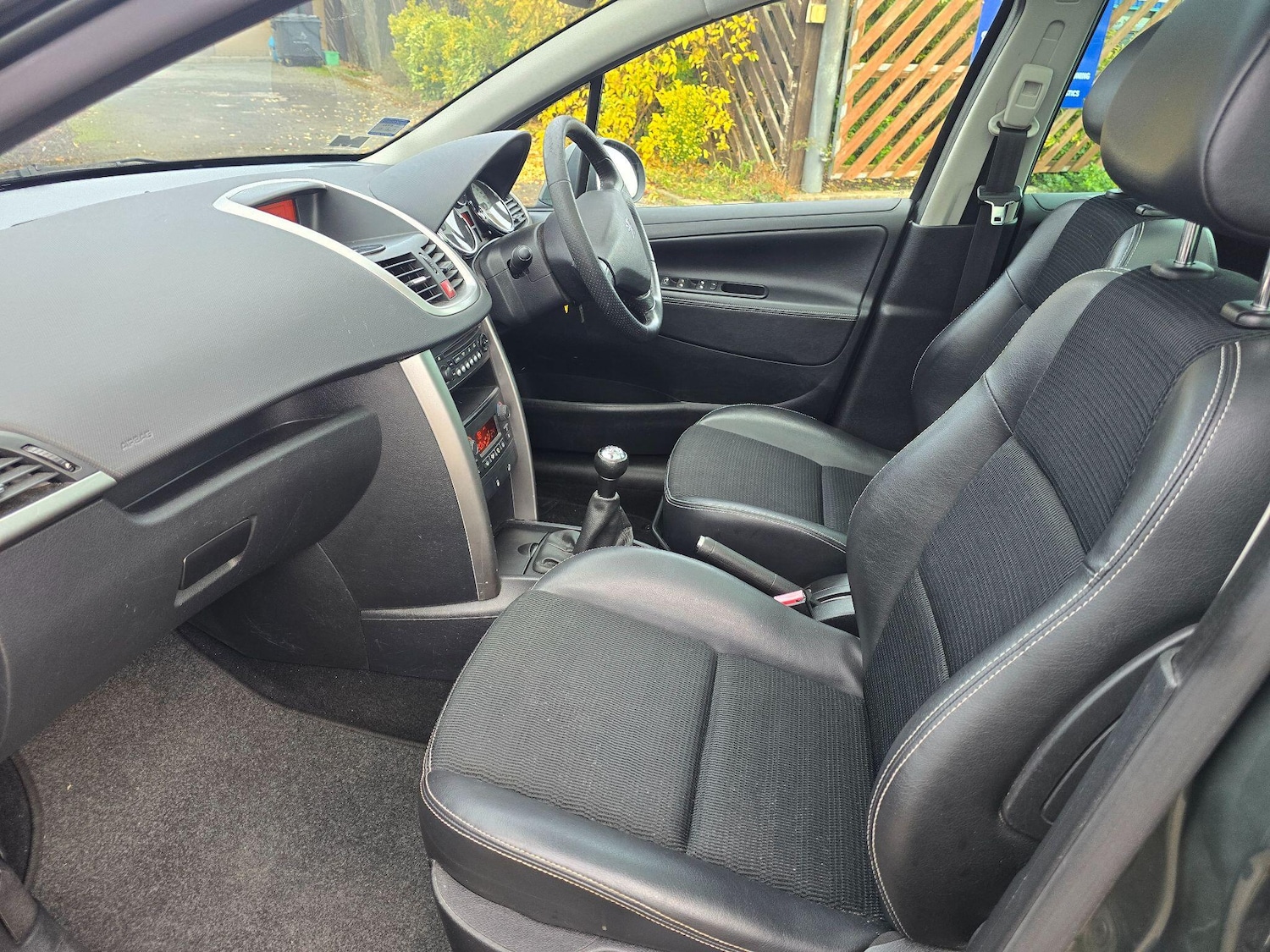 Used Peugeot 207 2011 for sale - 76996138: Photo 17