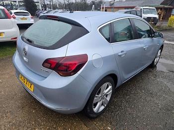 Used Vauxhall Astra 2015 for sale - 77559877: Photo