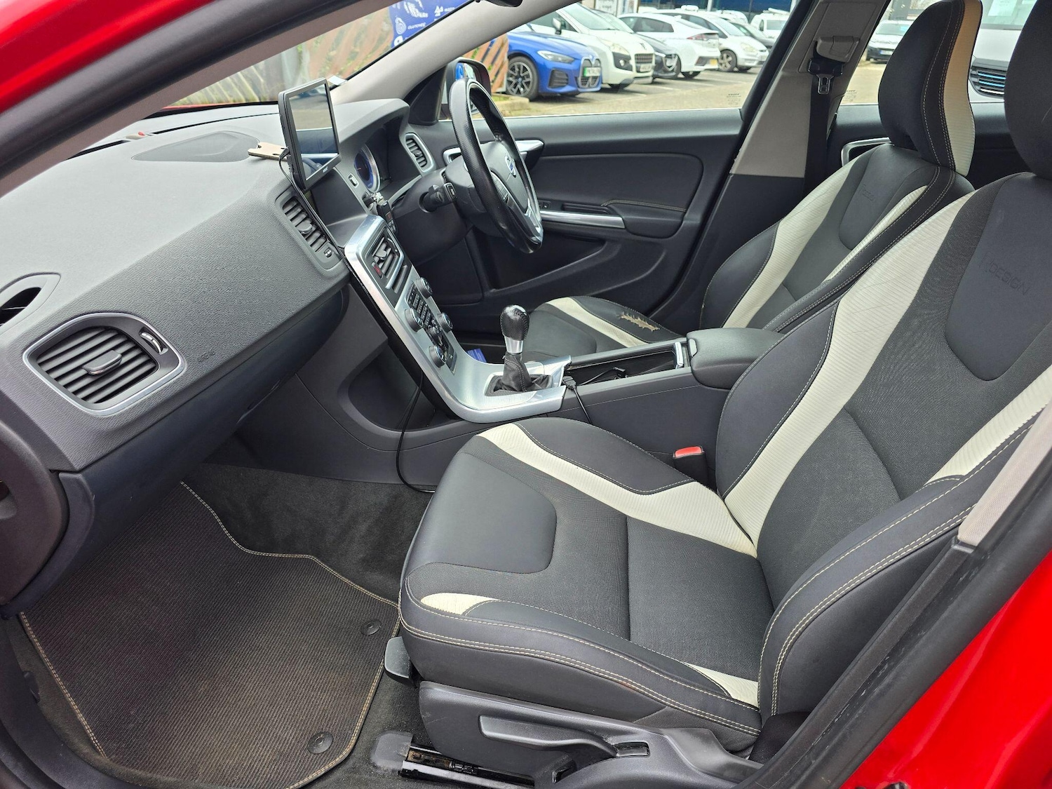 Used Volvo V60 2012 for sale - 77597646: Photo 15