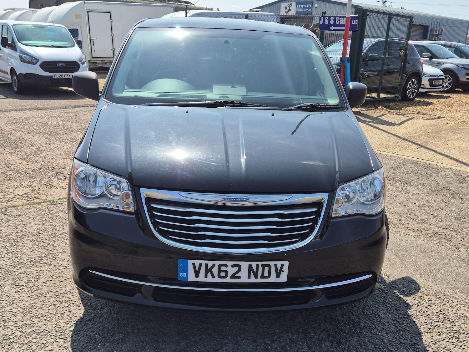Used Chrysler Grand Voyager for sale - 77612706: Photo 2