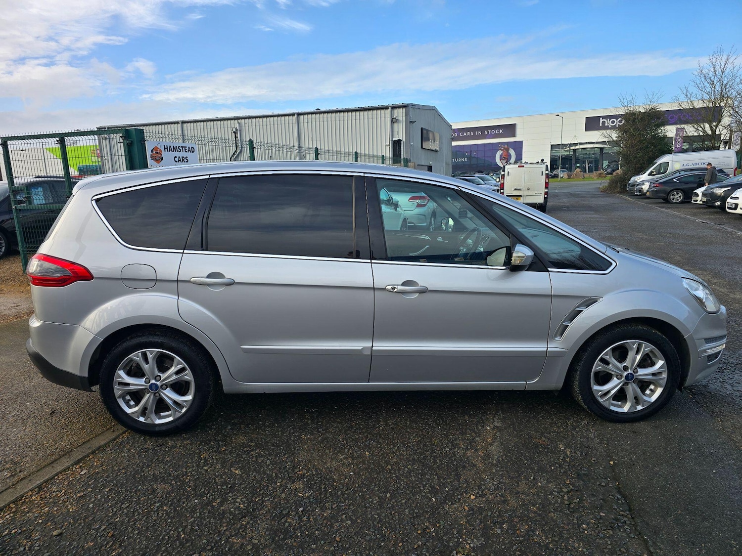 Used Ford S-Max 2010 for sale - 77174681: Photo 2