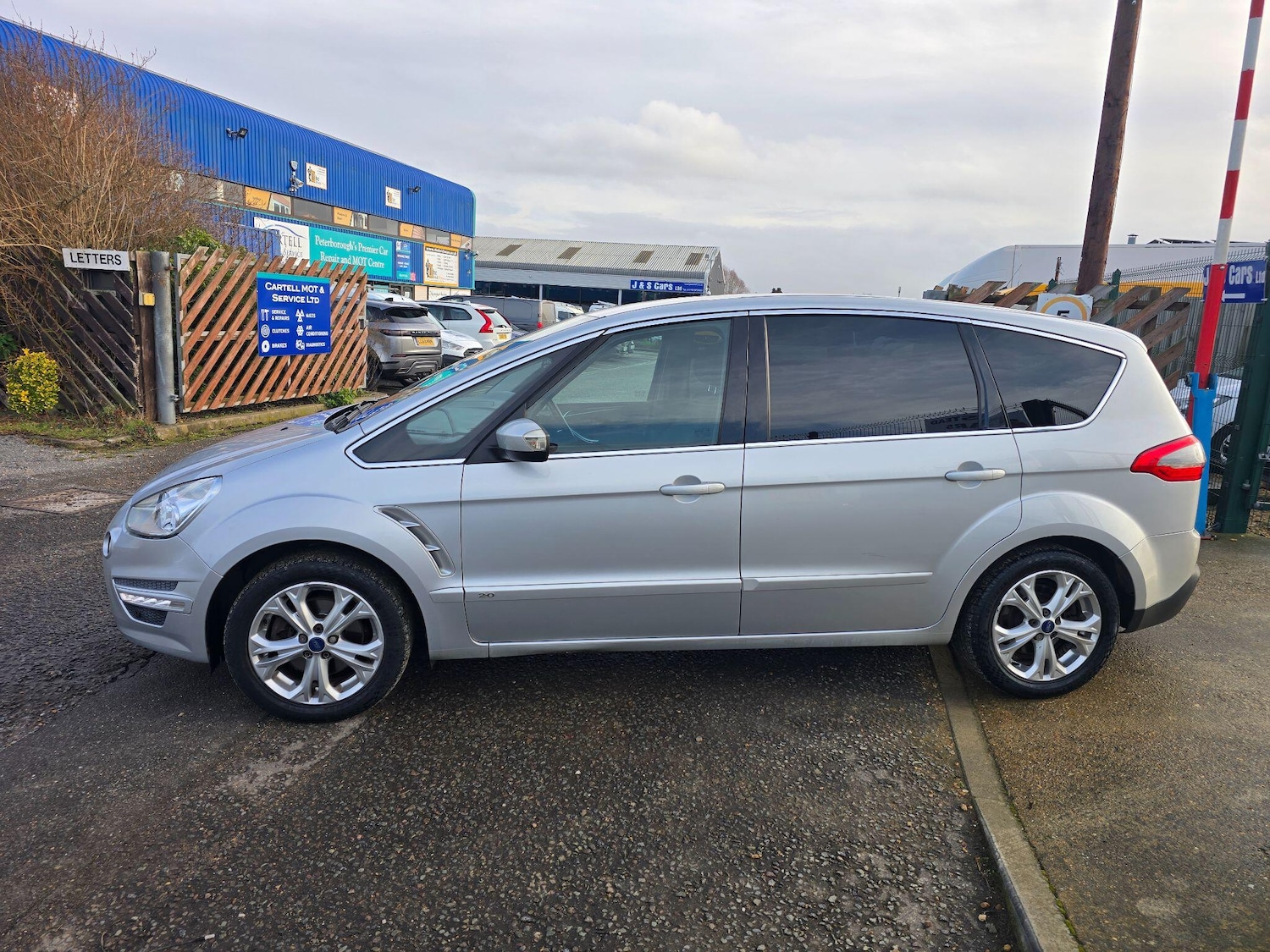 Used Ford S-Max 2010 for sale - 77174681: Photo 6