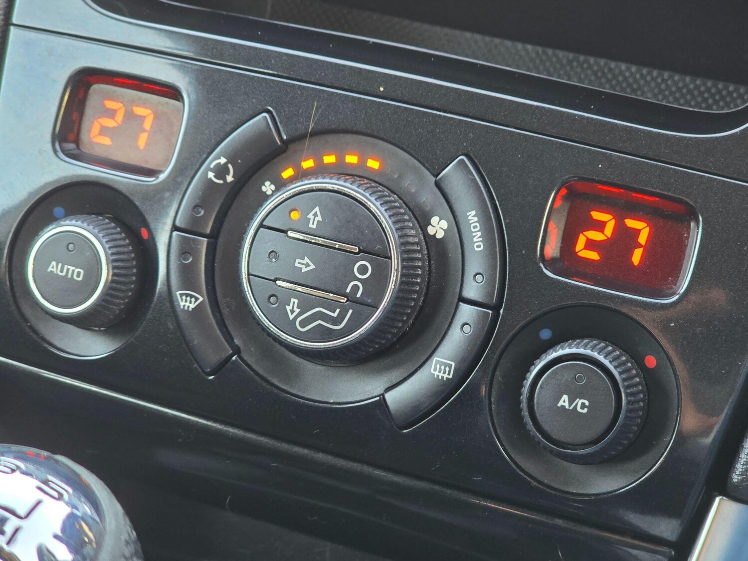 Used Peugeot 308 2013 for sale - 76703672: Photo 24