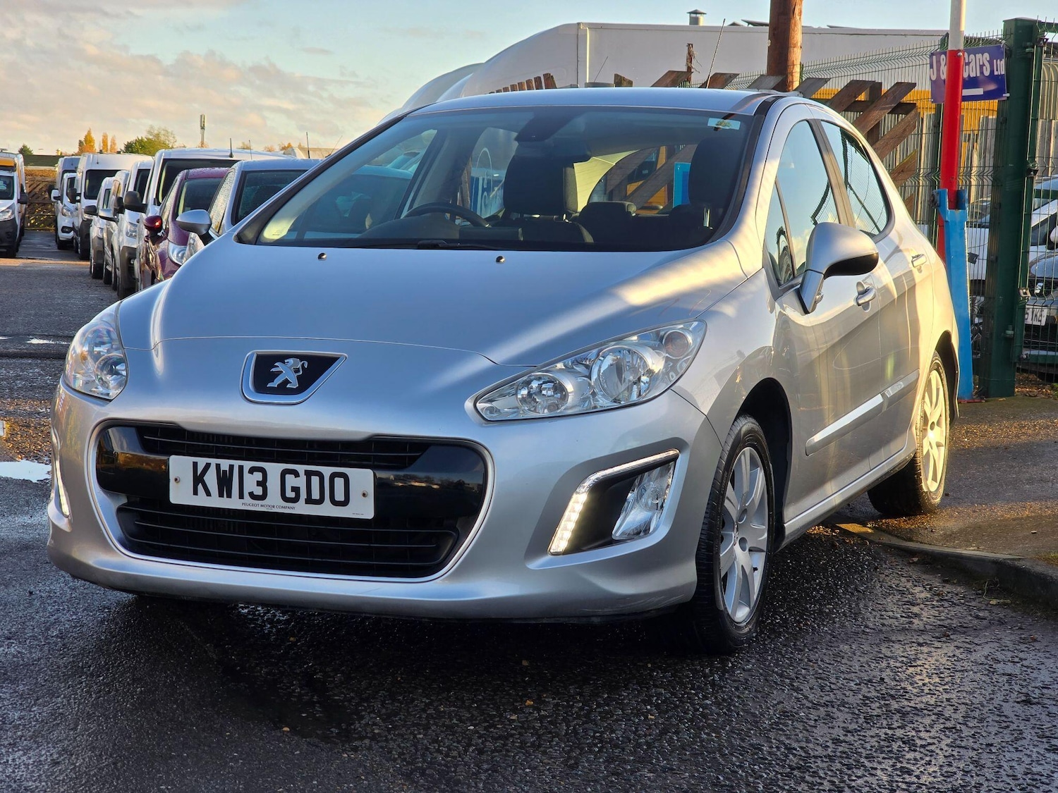 Used Peugeot 308 2013 for sale - 76703672: Photo 3