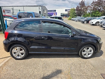 Used Volkswagen Polo 2016 for sale - 79075086: Photo