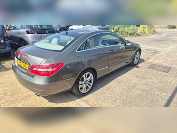Used Mercedes-Benz E Class 2010 for sale - 79169634: Photo