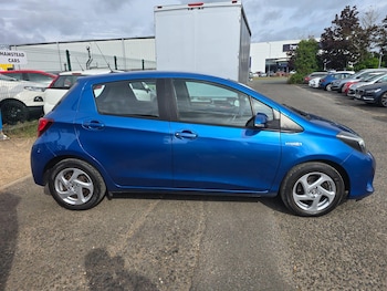 Used Toyota Yaris 2015 for sale - 78772643: Photo