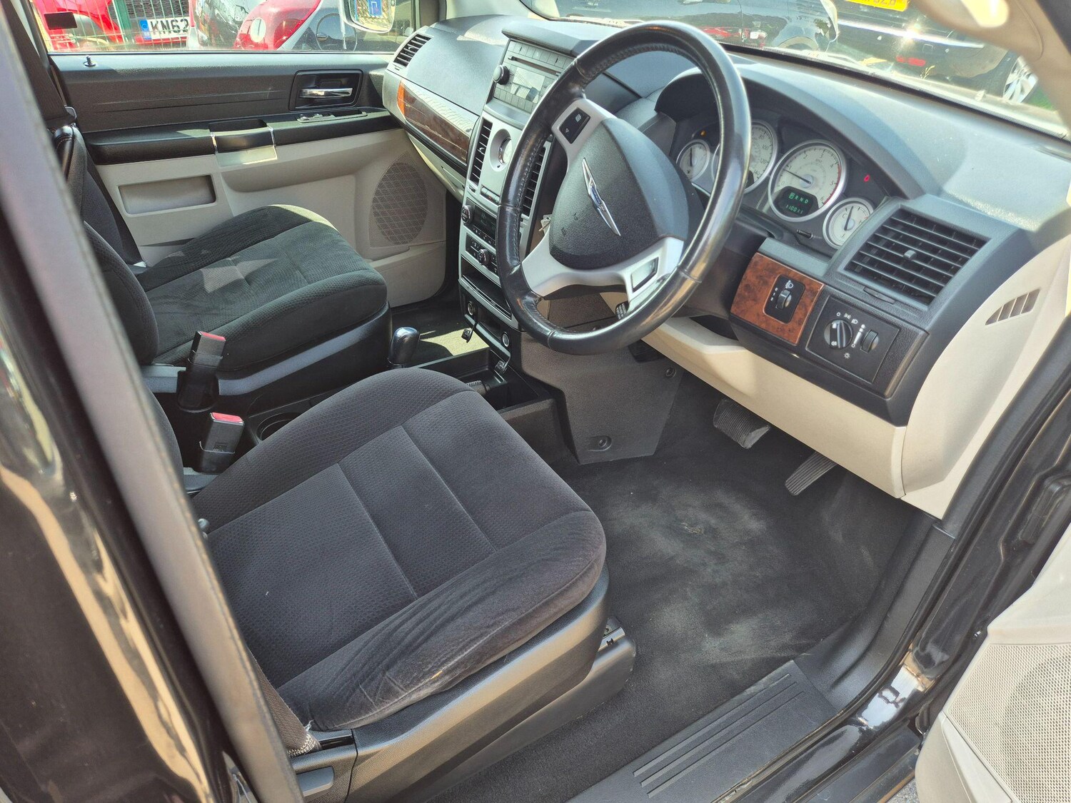 Used Chrysler Grand Voyager 2012 for sale - 76703668: Photo 18