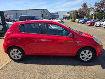 Used Hyundai i20 2010 for sale - 79464000: Photo