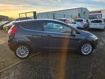 Used Ford Fiesta 2014 for sale - 76703702: Photo