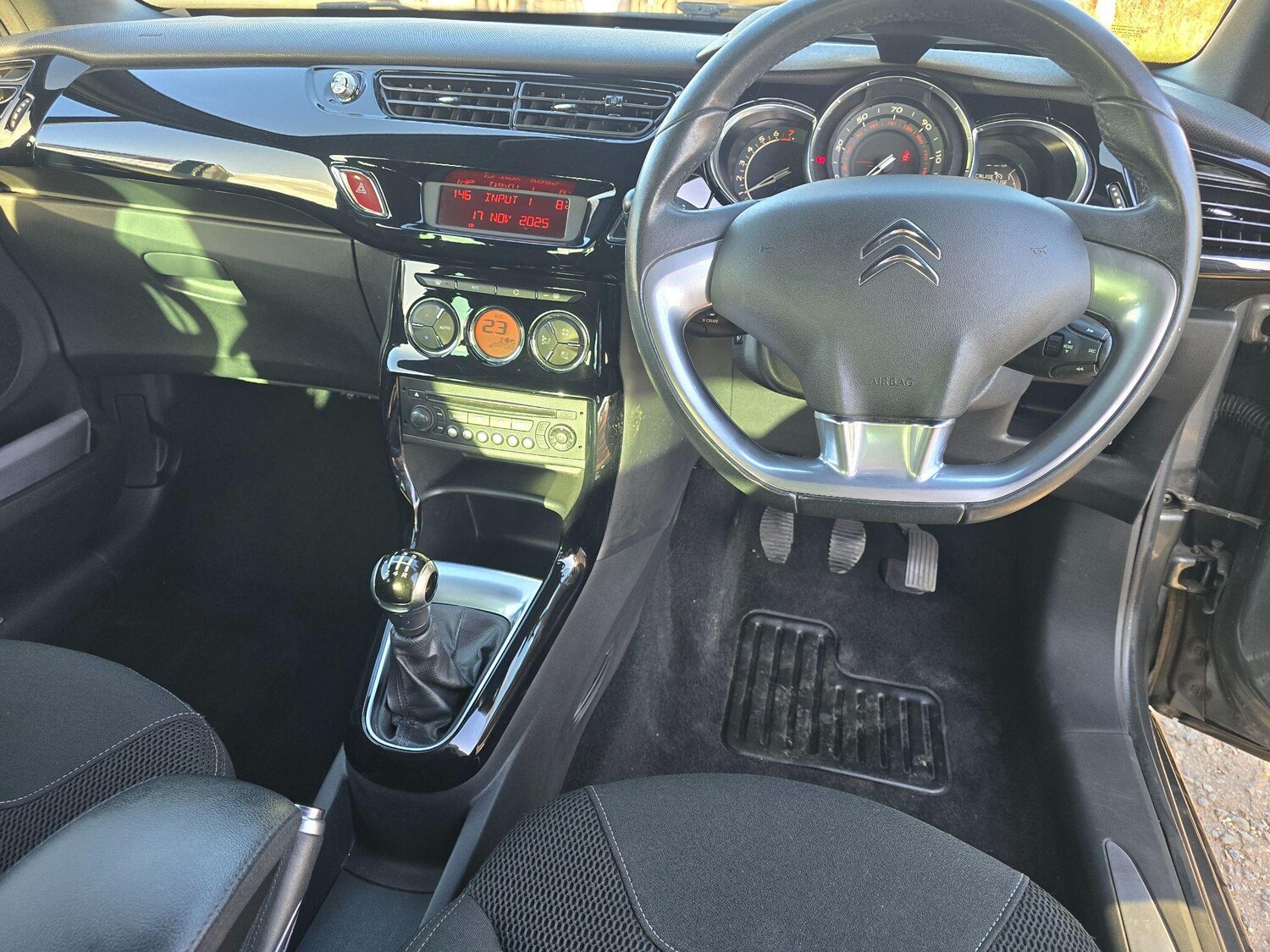 Used Citroen DS3 2013 for sale - 76703663: Photo 11