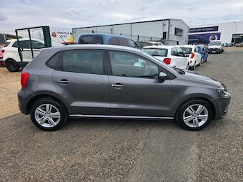 Used Volkswagen Polo 2016 for sale - 79565608: Photo