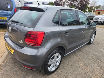 Used Volkswagen Polo 2016 for sale - 79565608: Photo