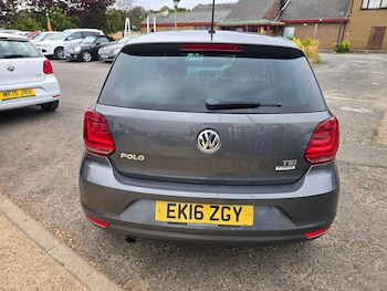 Used Volkswagen Polo 2016 for sale - 79565608: Photo