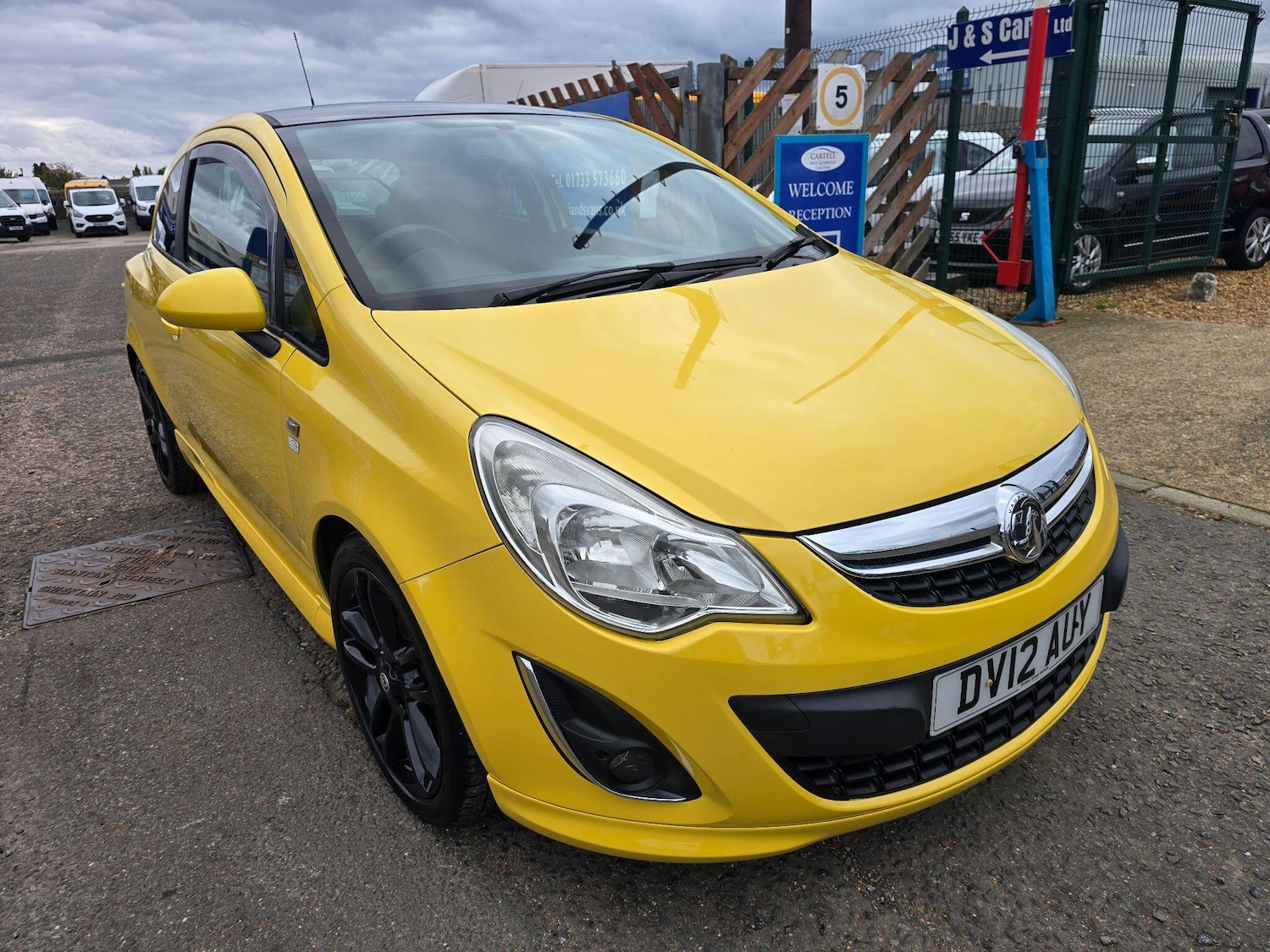 Used Vauxhall Corsa 2012 for sale - 76703706: Photo 1